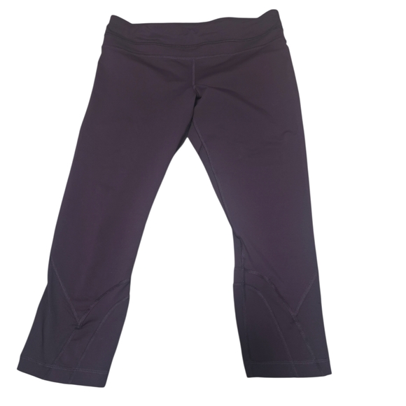 lululemon athletica Pants - Lululemon Cropped Leggings / Capri – Size 10